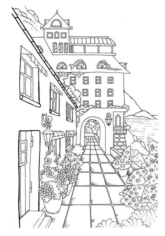 Desenho para colorir de uma pitoresca cidade litorânea. Detalhes incluem edifícios charmosos, sacadas com flores vibrantes, um caminho de ladrilhos convidativo e a beleza do mar com montanhas ao fundo. Ideal para estimular a criatividade.