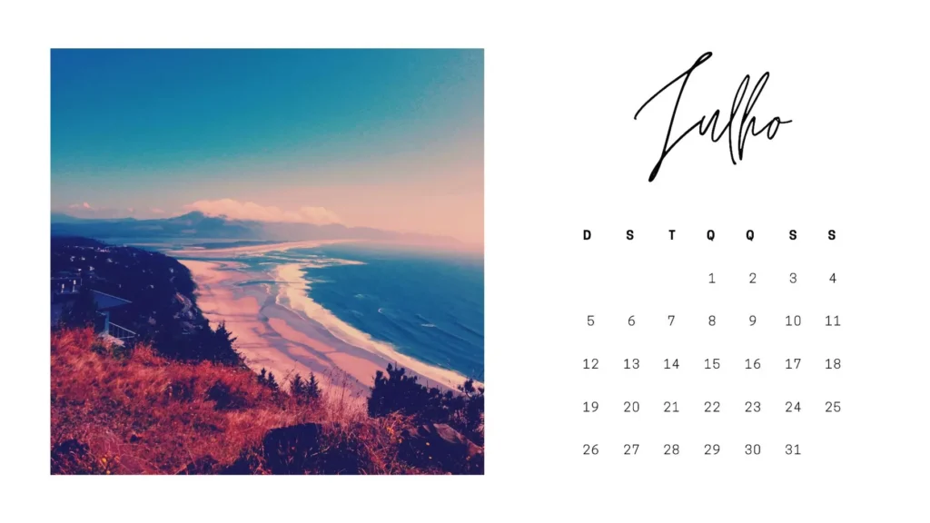 Calendário Julho 2023 para imprimir com paisagem litorânea