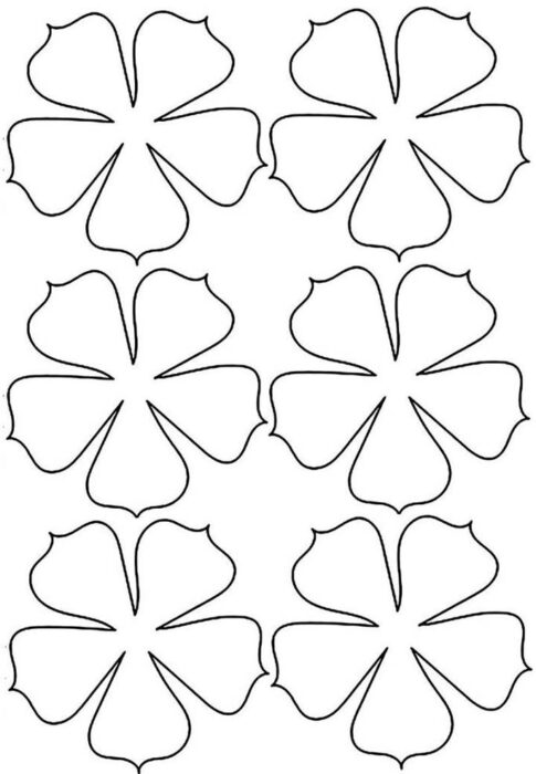 Moldes de forminhas de doces em formato de trevo para impressão.